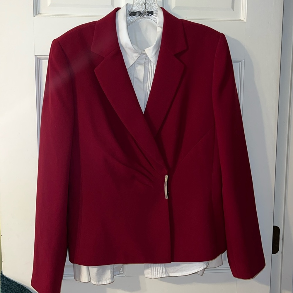 TAHARI Arthur S. Levine sz12 burgundy blazer